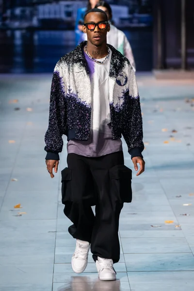 Look 30